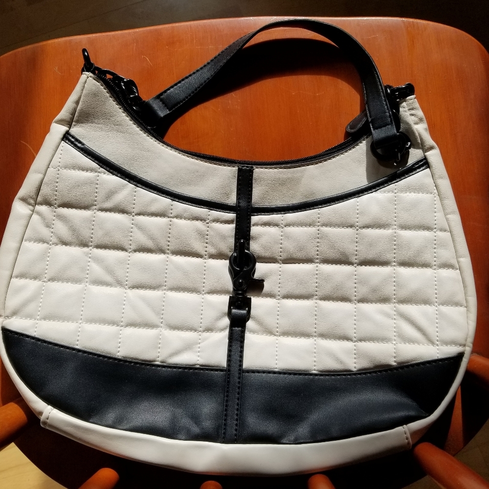 Attention Purse in Cream & Black